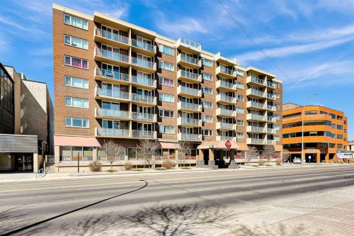 411-429 14 Street Nw, Calgary, AB - Outdoor With Balcony With Facade