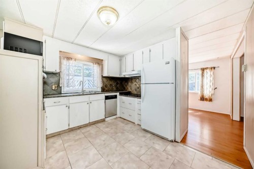 212-3223 83 Street Nw, Calgary, AB 