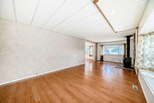 212-3223 83 Street Nw, Calgary, AB 