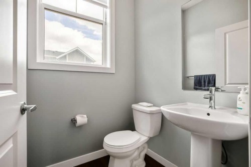 902 Sage Hill Grove Nw, Calgary, AB - Indoor Photo Showing Bathroom