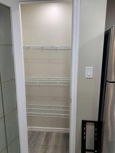 2614 44 Street Se, Calgary, AB - Indoor With Storage