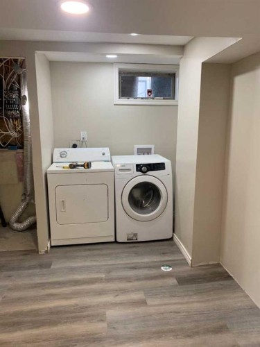 2614 44 Street Se, Calgary, AB - Indoor Photo Showing Laundry Room