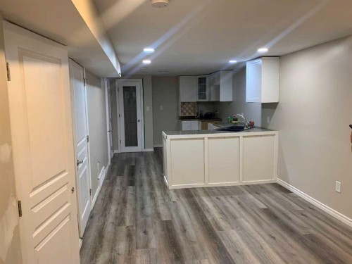 2614 44 Street Se, Calgary, AB - Indoor