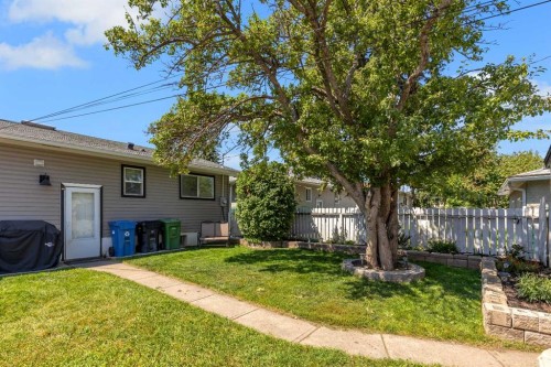 2614 44 Street Se, Calgary, AB - Outdoor