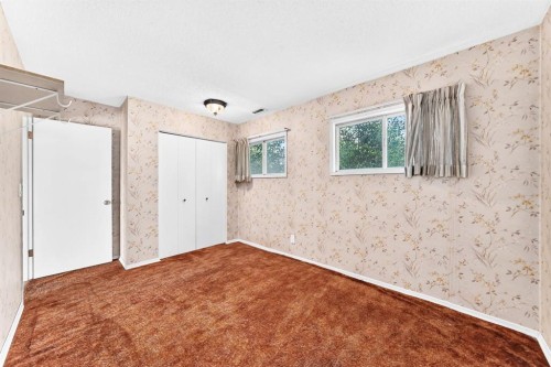 5820 Dalridge Hill Nw, Calgary, AB - Indoor Photo Showing Other Room