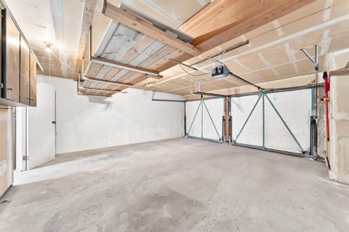 5820 Dalridge Hill Nw, Calgary, AB - Indoor Photo Showing Garage