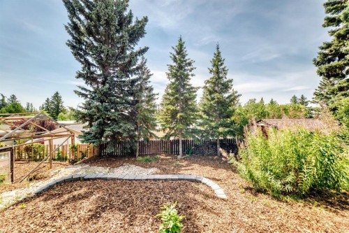 5820 Dalridge Hill Nw, Calgary, AB - Outdoor