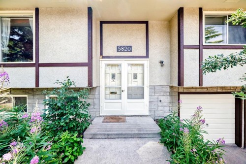 5820 Dalridge Hill Nw, Calgary, AB - 