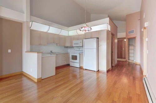 304-728 Country Hills Road Nw, Calgary, AB - Indoor Photo Showing Kitchen