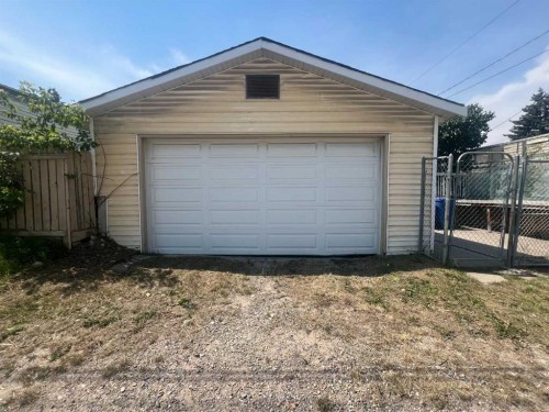 4708 Greenview Drive Ne, Calgary, AB - Outdoor