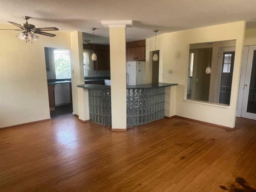 4708 Greenview Drive Ne, Calgary, AB - Indoor