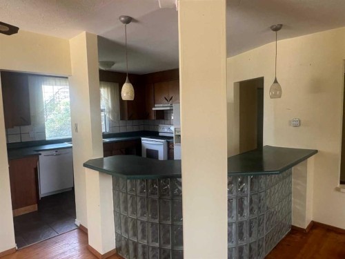 4708 Greenview Drive Ne, Calgary, AB - Indoor Photo Showing Other Room