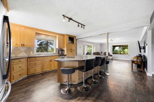 281014-274 Range Road, Rural Rocky View County, AB - Indoor Photo Showing Kitchen