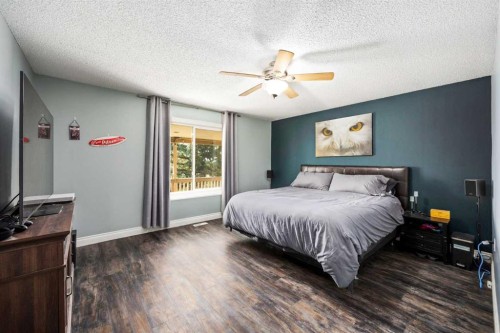 281014-274 Range Road, Rural Rocky View County, AB - Indoor Photo Showing Bedroom