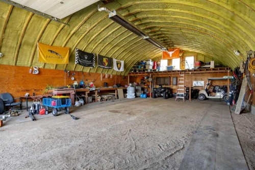 281014-274 Range Road, Rural Rocky View County, AB - Indoor Photo Showing Garage