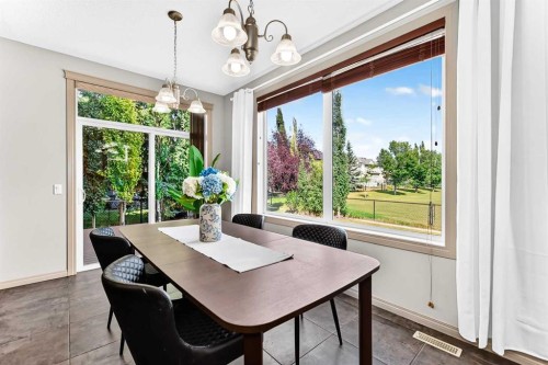 14 Springborough Crescent Sw, Calgary, AB - Indoor Photo Showing Dining Room