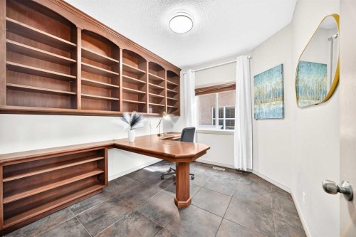 14 Springborough Crescent Sw, Calgary, AB - Indoor Photo Showing Other Room