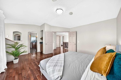 14 Springborough Crescent Sw, Calgary, AB - Indoor Photo Showing Bedroom