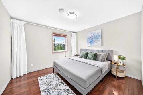 14 Springborough Crescent Sw, Calgary, AB - Indoor Photo Showing Bedroom
