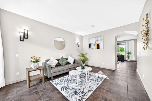 14 Springborough Crescent Sw, Calgary, AB - Indoor Photo Showing Living Room