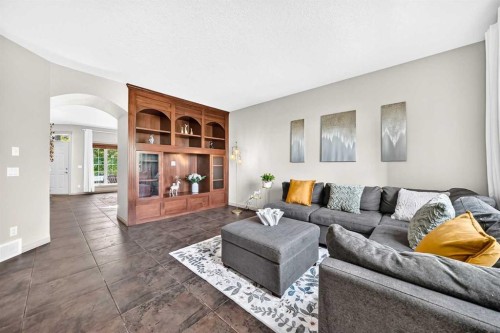 14 Springborough Crescent Sw, Calgary, AB - Indoor Photo Showing Living Room