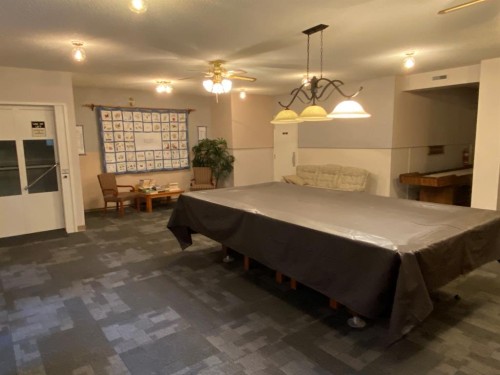52 Macewan Park Heights Nw, Calgary, AB - Indoor Photo Showing Other Room