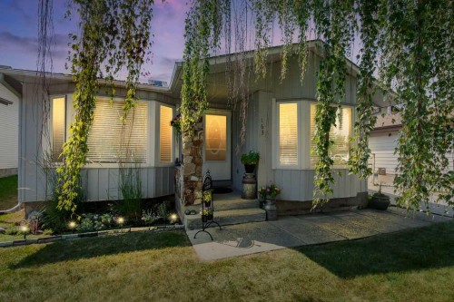 163 Woodburn Crescent, Okotoks, AB - Outdoor