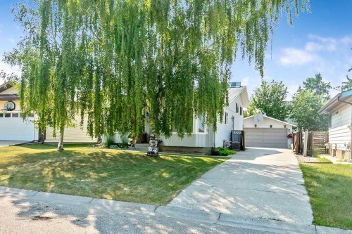 163 Woodburn Crescent, Okotoks, AB - Outdoor