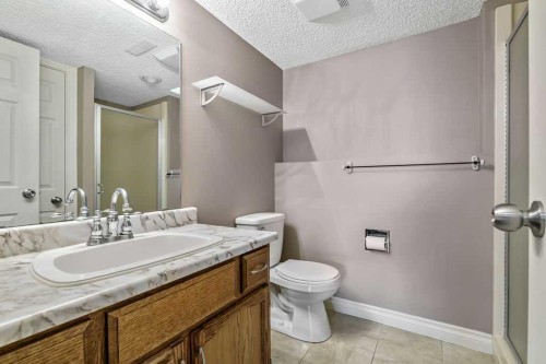 163 Woodburn Crescent, Okotoks, AB - Indoor Photo Showing Bathroom