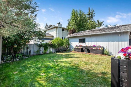 163 Woodburn Crescent, Okotoks, AB - Outdoor