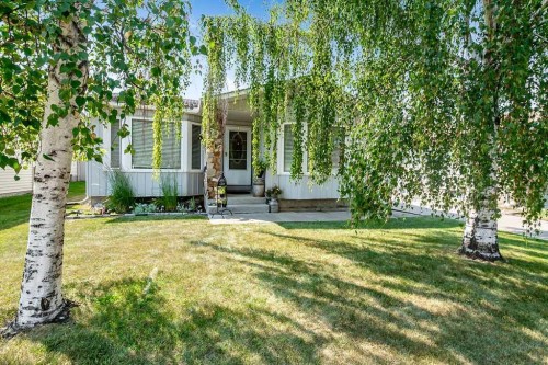 163 Woodburn Crescent, Okotoks, AB - Outdoor
