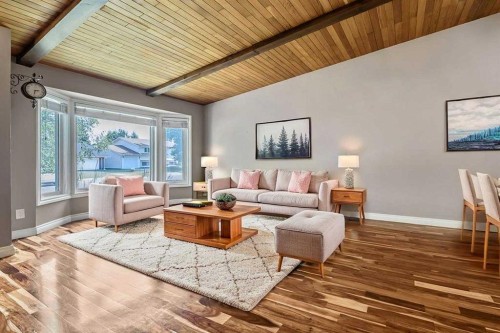 163 Woodburn Crescent, Okotoks, AB - Indoor Photo Showing Living Room