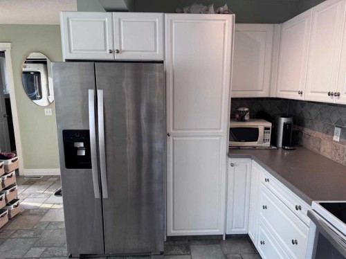 672 Killarney Glen Court Sw, Calgary, AB - Indoor Photo Showing Kitchen
