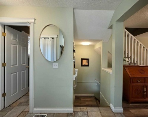 672 Killarney Glen Court Sw, Calgary, AB - Indoor Photo Showing Other Room