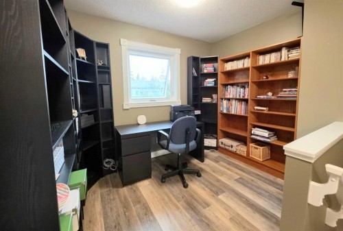 672 Killarney Glen Court Sw, Calgary, AB - Indoor Photo Showing Office