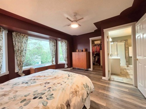 672 Killarney Glen Court Sw, Calgary, AB - Indoor Photo Showing Bedroom