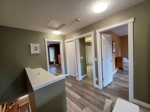 672 Killarney Glen Court Sw, Calgary, AB - Indoor Photo Showing Other Room