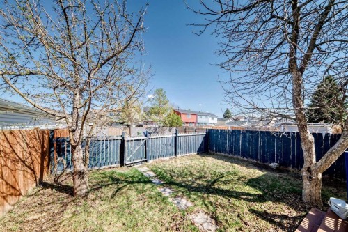 77 Martinbrook Road Ne, Calgary, AB - Outdoor