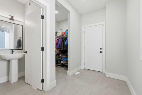 74 Alpine Gardens Sw, Calgary, AB - Indoor Photo Showing Other Room