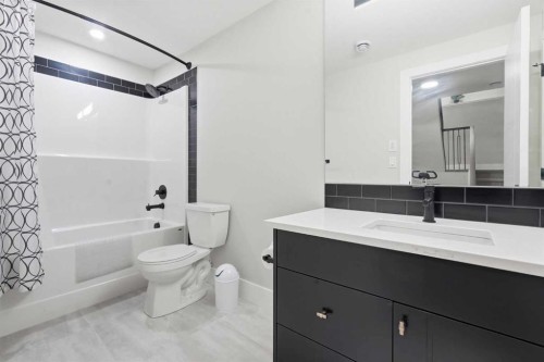 74 Alpine Gardens Sw, Calgary, AB - Indoor Photo Showing Bathroom