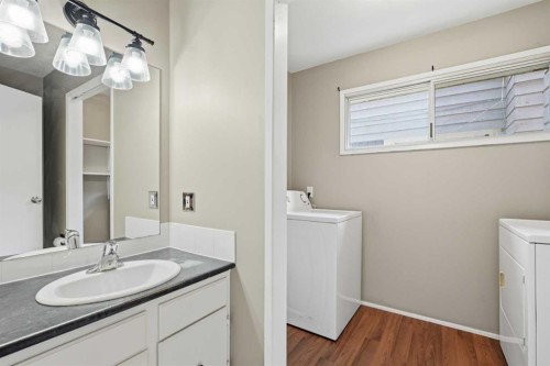 4-126 Mcrae Street, Okotoks, AB - Indoor