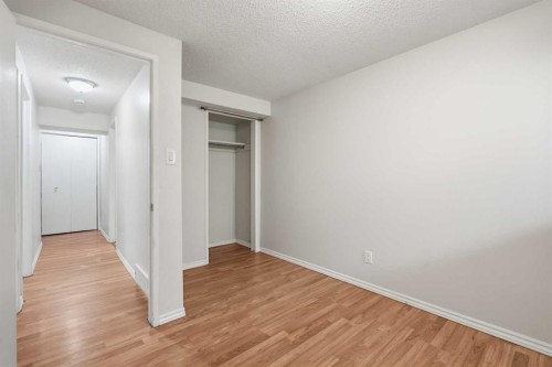 4-126 Mcrae Street, Okotoks, AB - Indoor Photo Showing Other Room