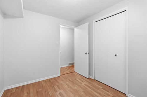 4-126 Mcrae Street, Okotoks, AB - Indoor Photo Showing Other Room
