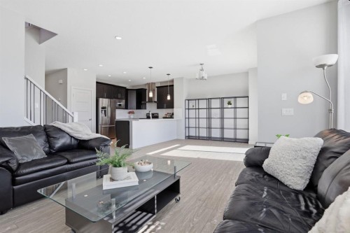 4 Heritage Terrace, Cochrane, AB - Indoor Photo Showing Living Room