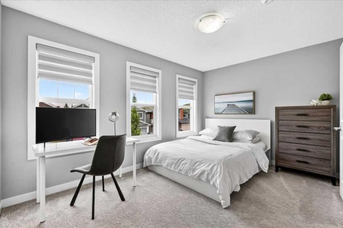 137 Cranbrook Cove Se, Calgary, AB - Indoor Photo Showing Bedroom