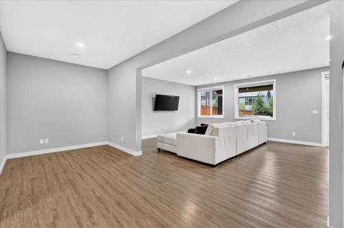 137 Cranbrook Cove Se, Calgary, AB - Indoor