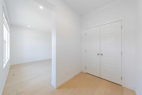186 Aquila Drive Nw, Calgary, AB - Indoor Photo Showing Other Room