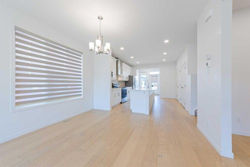 186 Aquila Drive Nw, Calgary, AB - Indoor Photo Showing Kitchen