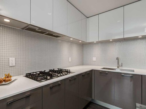 802-901 10 Avenue Sw, Calgary, AB - Indoor Photo Showing Kitchen With Upgraded Kitchen