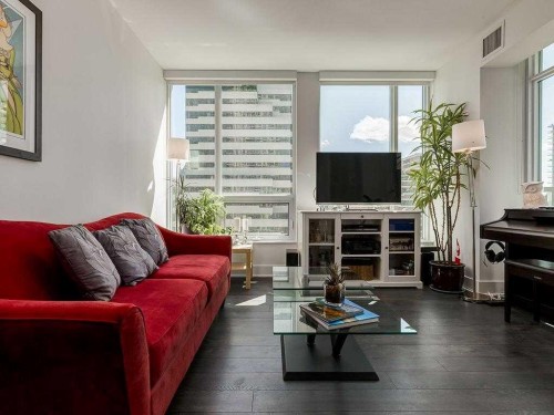 802-901 10 Avenue Sw, Calgary, AB - Indoor Photo Showing Living Room